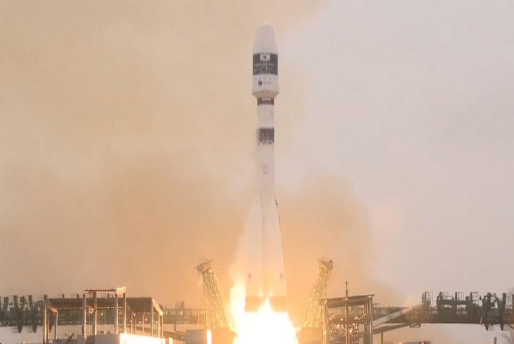 القمر الصناعي الإماراتي