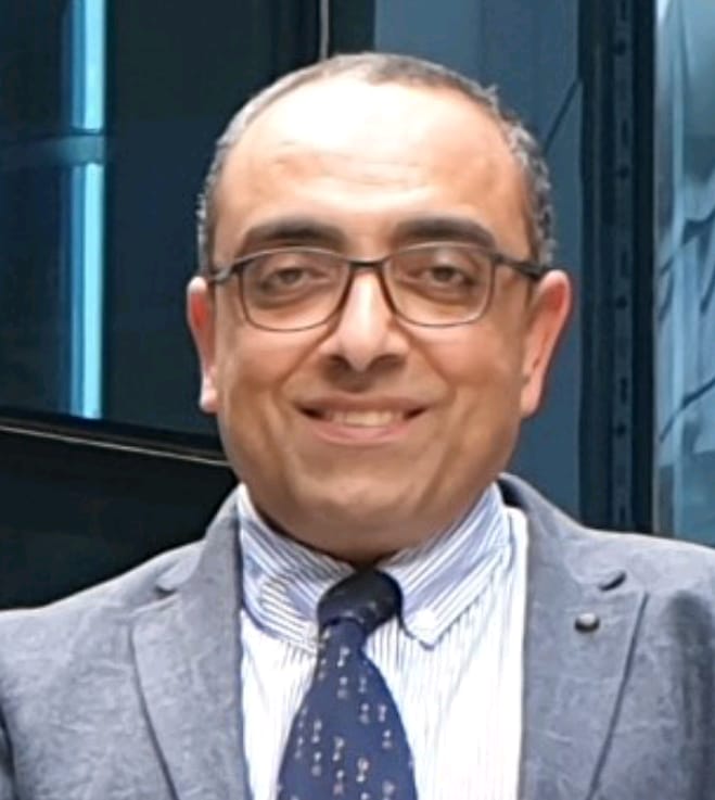 الدكتور هشام فاروق الباحث بمعهد بحوث الإلكترونيات