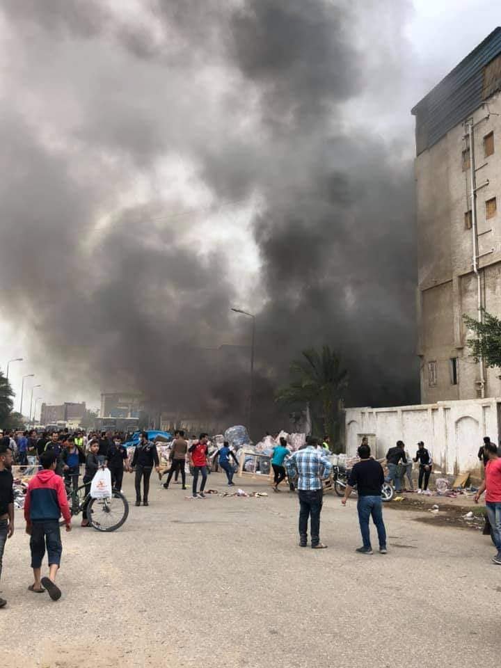 النيران تشتعل في مصنعين للأثاث بالمنطقة الصناعية