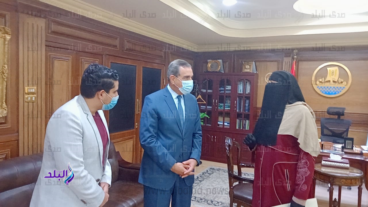 محافظ كفر الشيخ يشيد بكفاح الأم المثالية