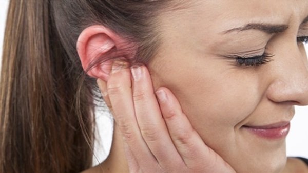 فيروس كورونا يؤثر على الأذن