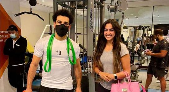 صورة البلوجر نوران خليل مع محمد صلاح من داخل معسكر المنتخب