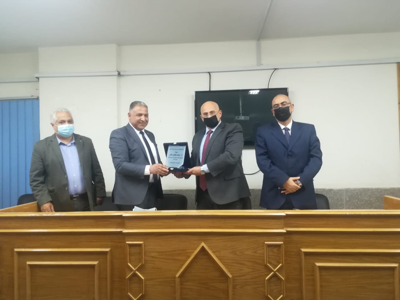 خلال تكريم كلية طب الأسنان لنائب رئيس جامعة الأزهر 