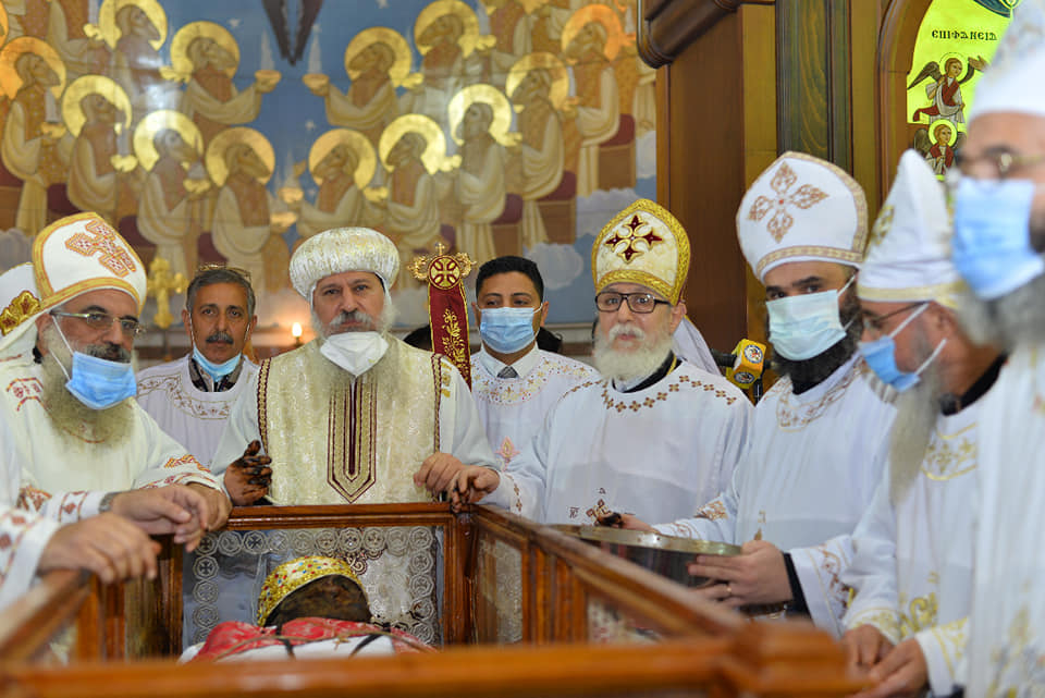 تطيب رفات القديس سيدهم بشاى بدمياط