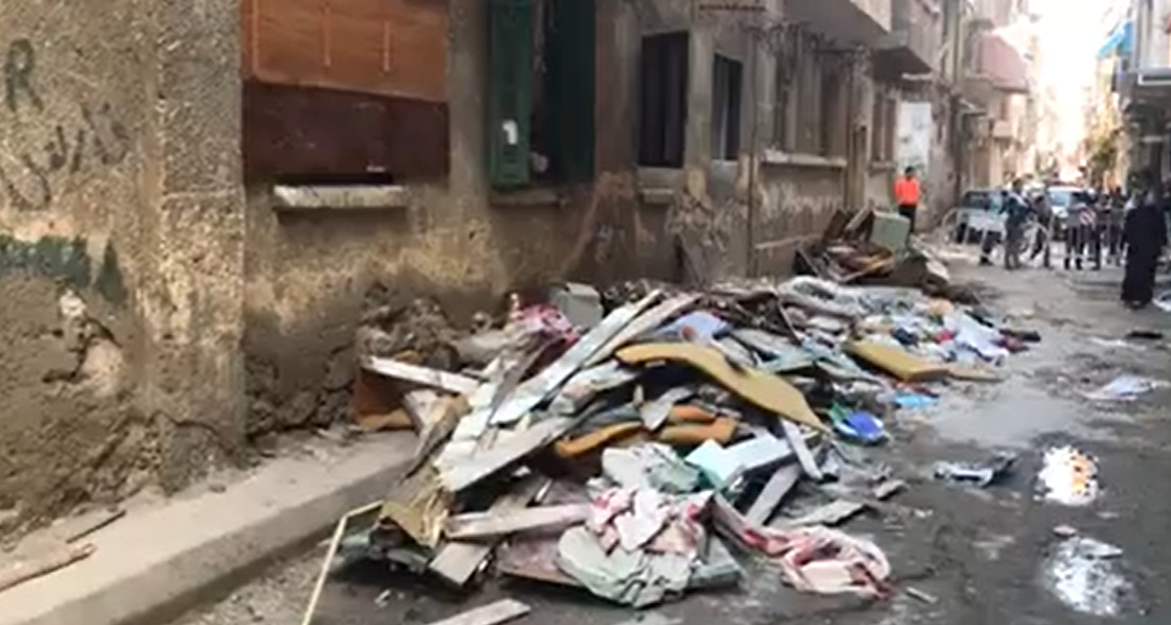 انهيار عقار