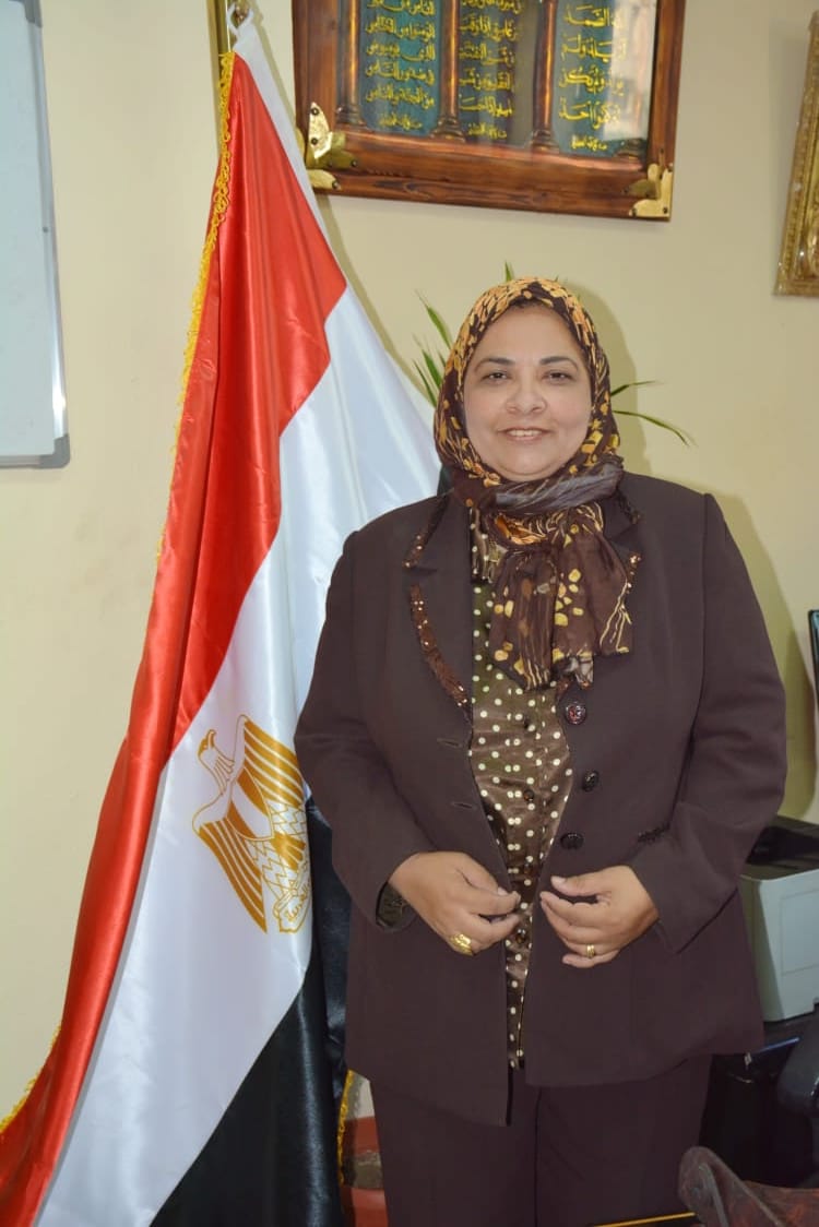 الدكتورة  نهى سمير دنيا عميد المعهد 