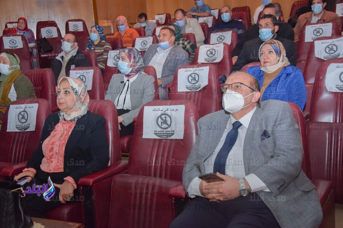 جانب من الندوة 