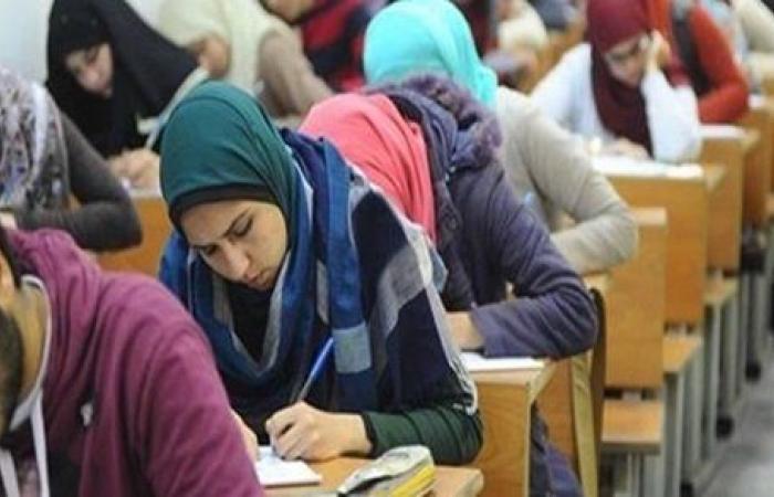 طلاب جامعات 