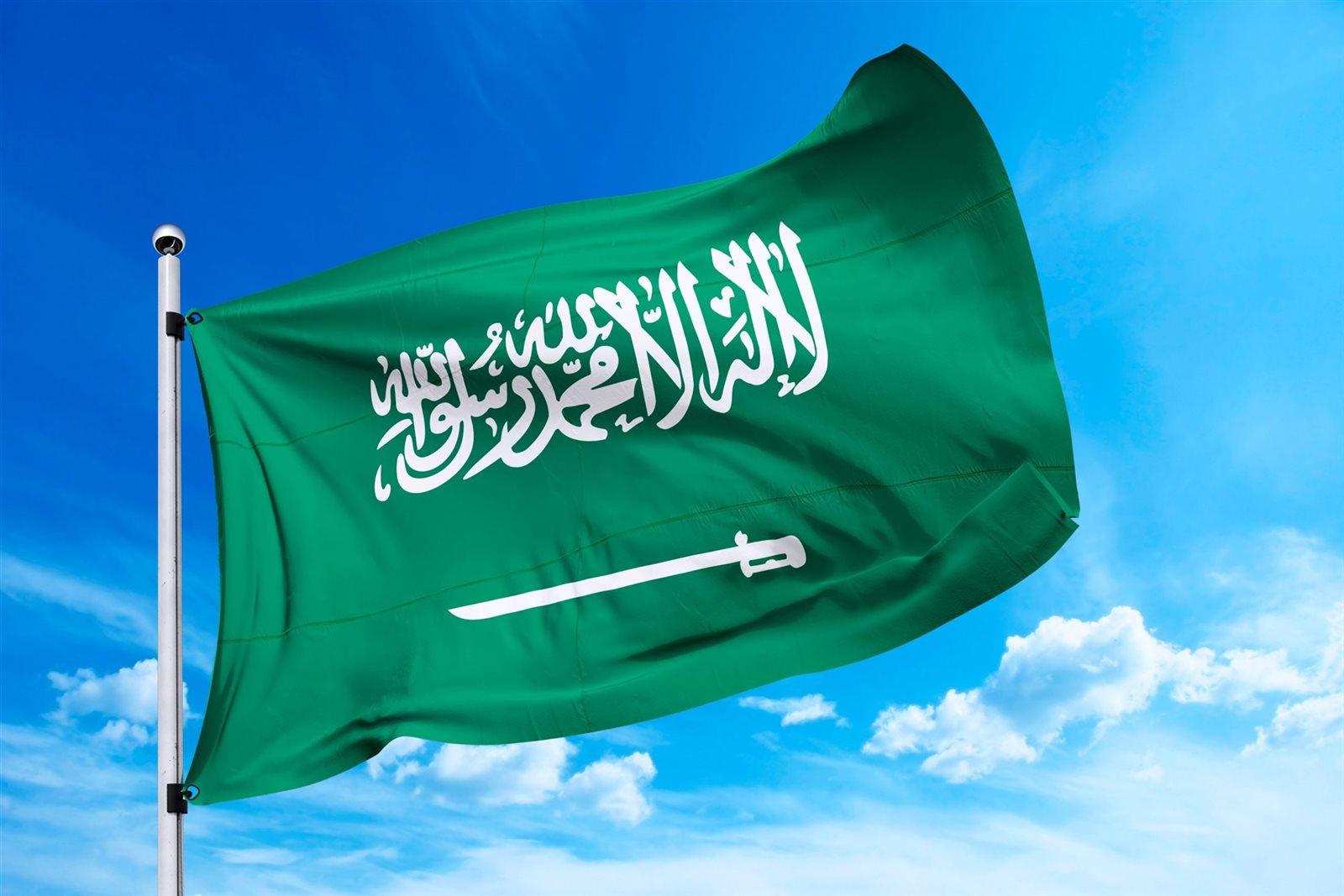 السعودية تعرب عن بالغ الأسى لحادث تصادم قطاري سوهاج