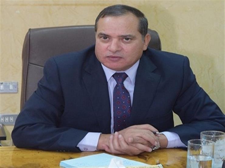 الدكتور أحمد عزيز رئيس جامعة سوهاج