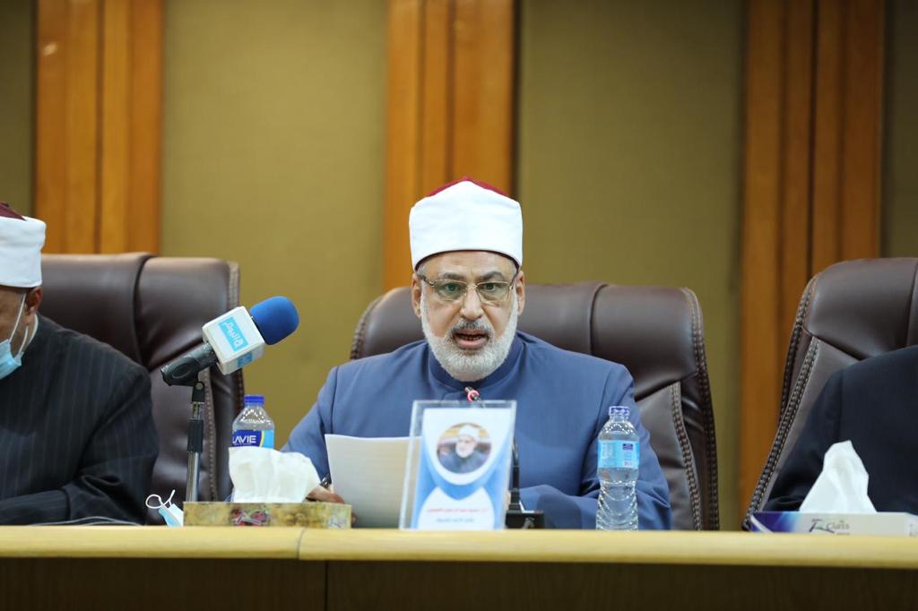 الأزهر يطالب بحجب المواقع الإباحية والتي تروج للتطرف والعنف