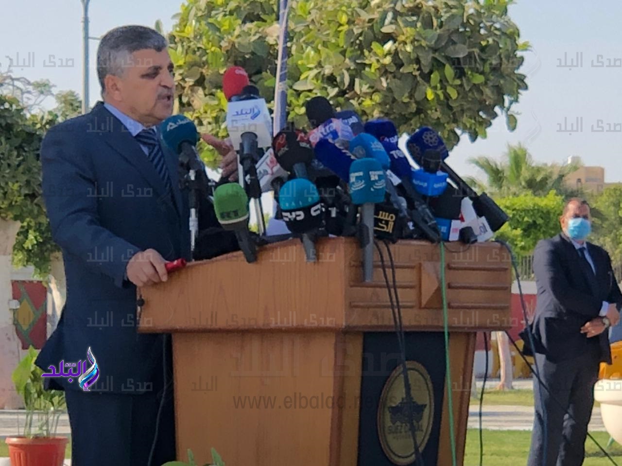  رئيس قناة السويس يكشف عن دول عرضت المساعدة في تعويم السفينة