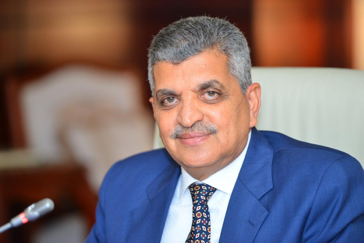 رئيس هيئة قناة السويس