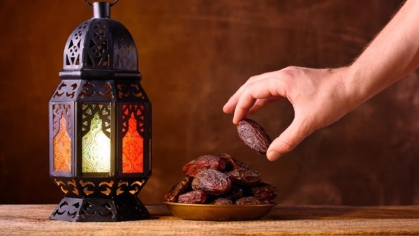 حكم صيام يوم الشك .. الأزهر يحدد حالات يجوز لهم صومه