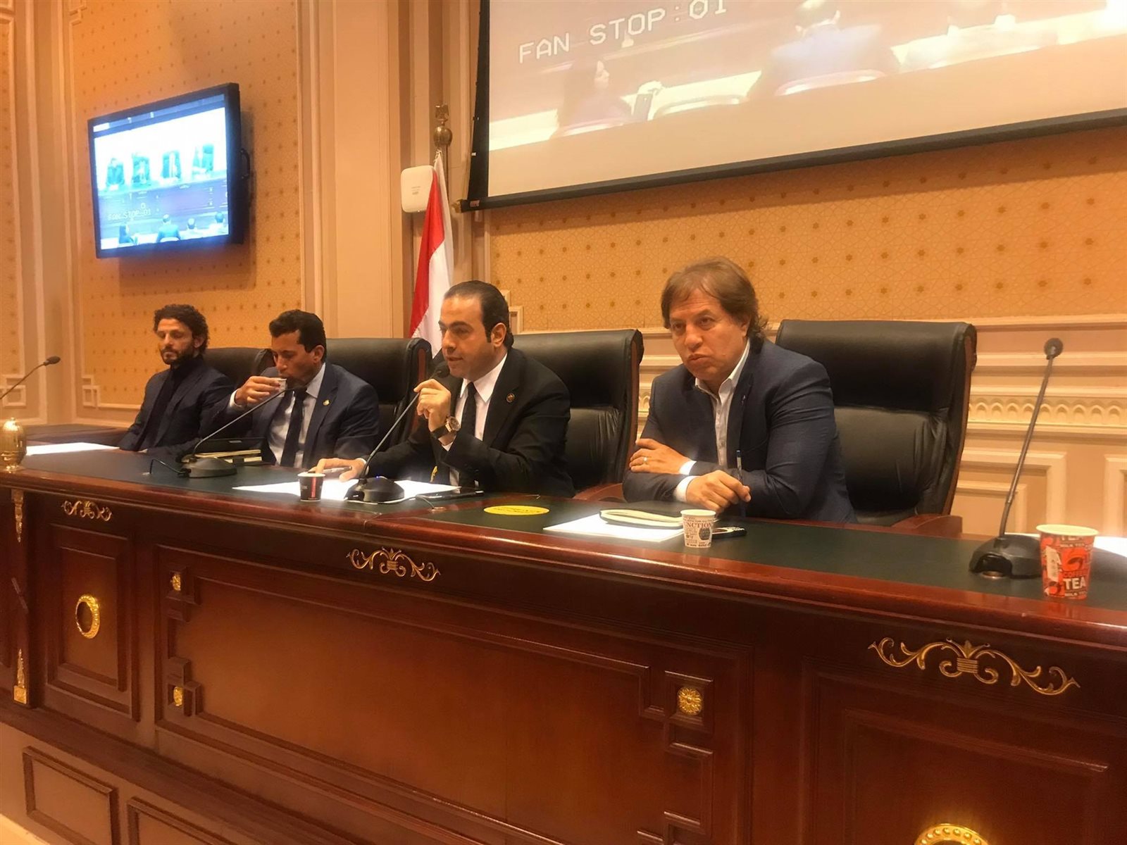  لجنة الشباب والرياضة