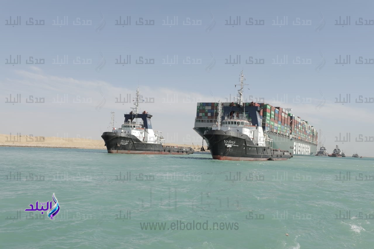 السفينة الجانحة فى قناة السويس