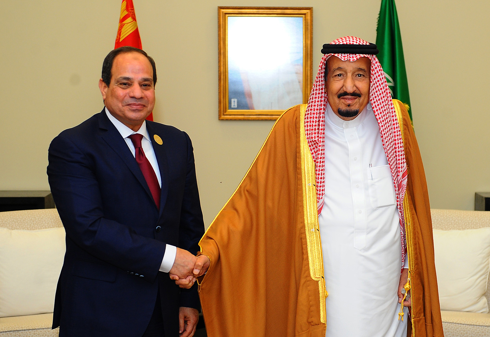السعودية تثمن قيادة السيسي لجهود تعويم سفينة قناة السويس