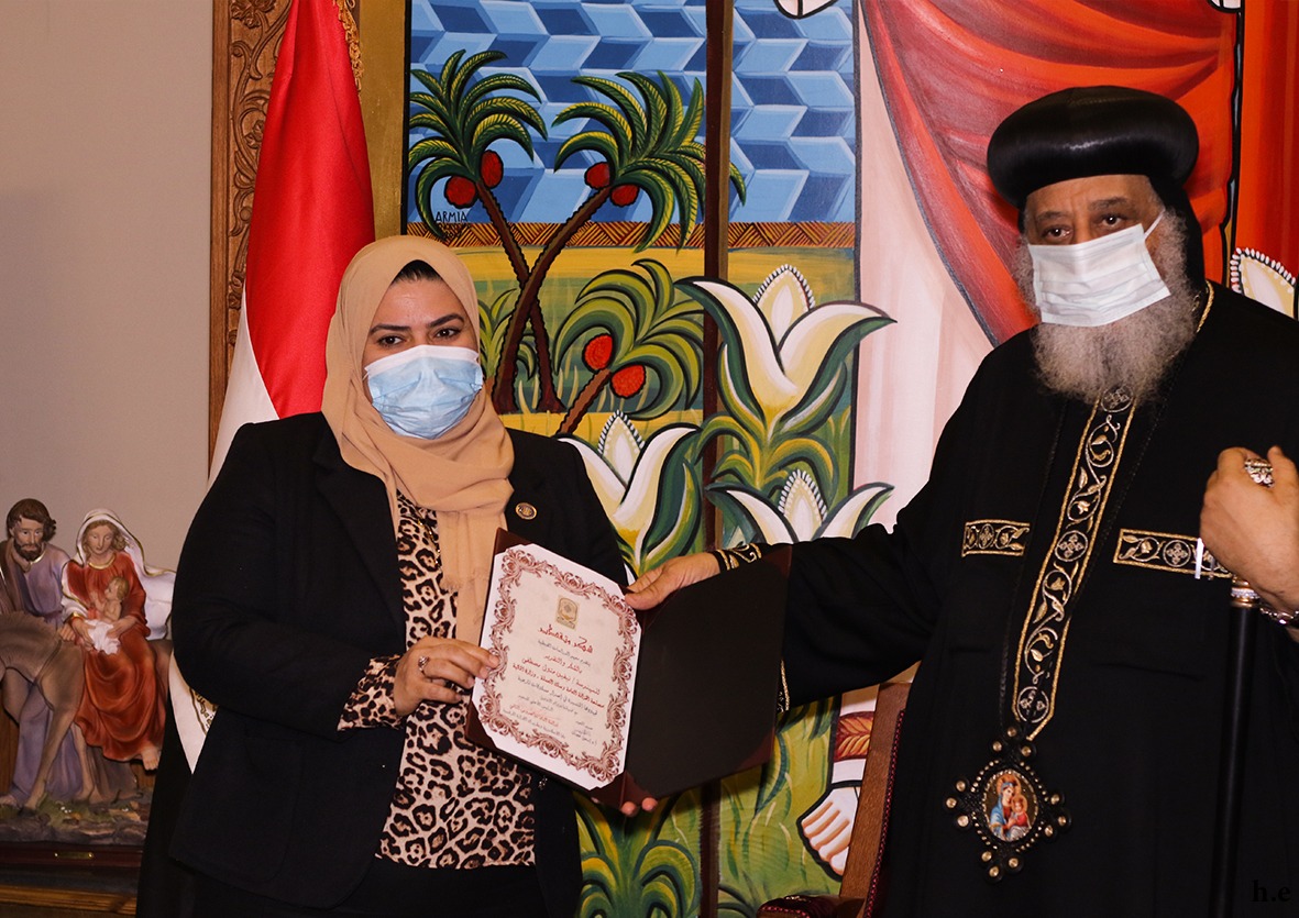 البابا تواضروس الثانى يكرم قيادات وزارة المالية 