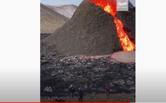 بركان ثائر في ايسلندا 