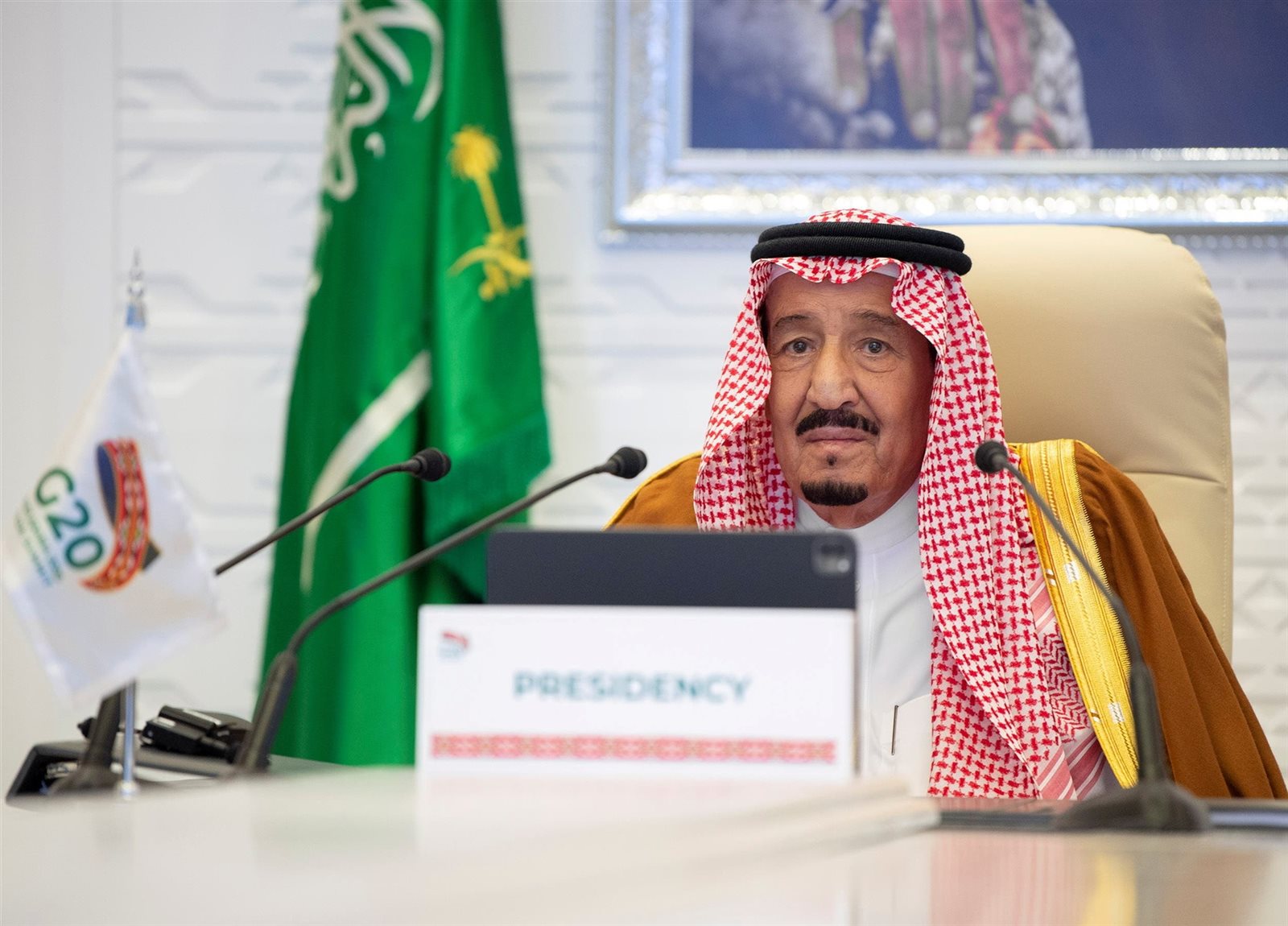 السعودية تهنئ مصر على نجاح تعويم سفينة قناة السويس