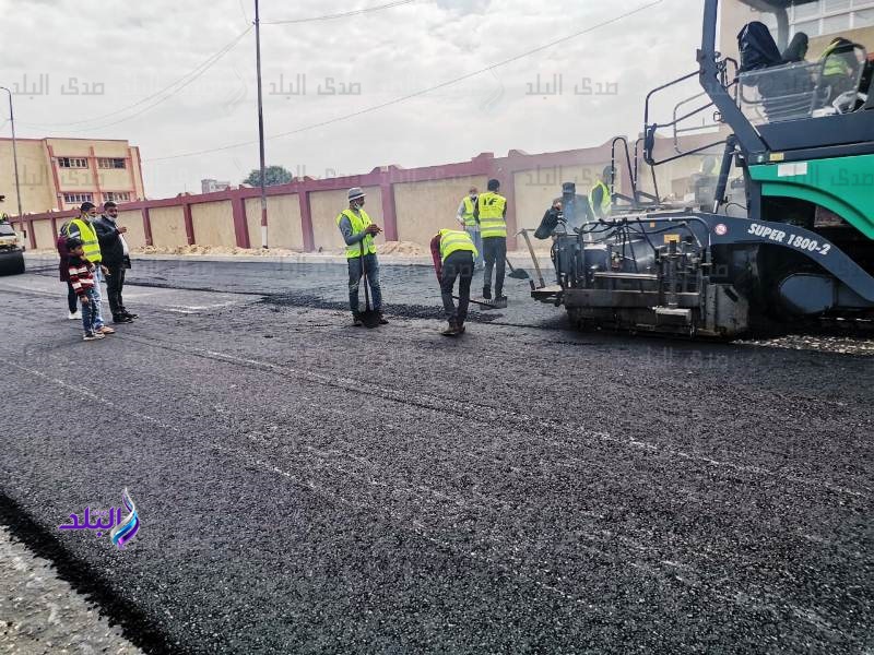 رصف وتطوير عدد من الشوارع بمنيا القمح