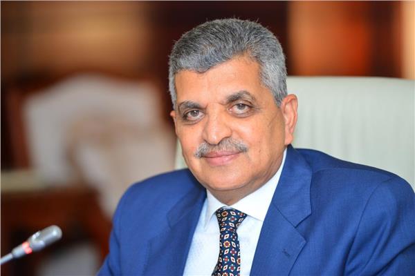 الفريق أسامة ربيع، رئيس هيئة قناة السويس