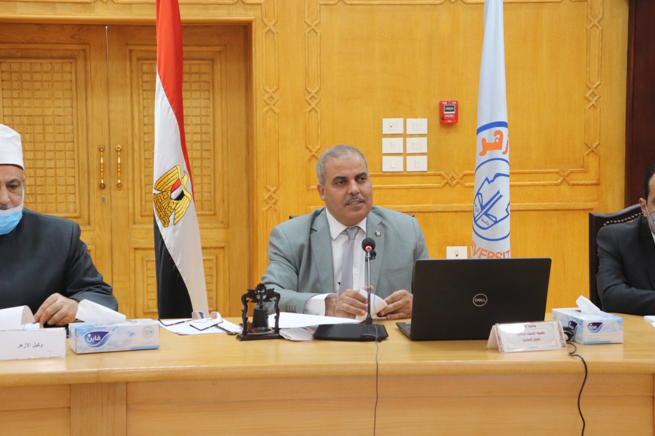 رئيس جامعة الأزهر 