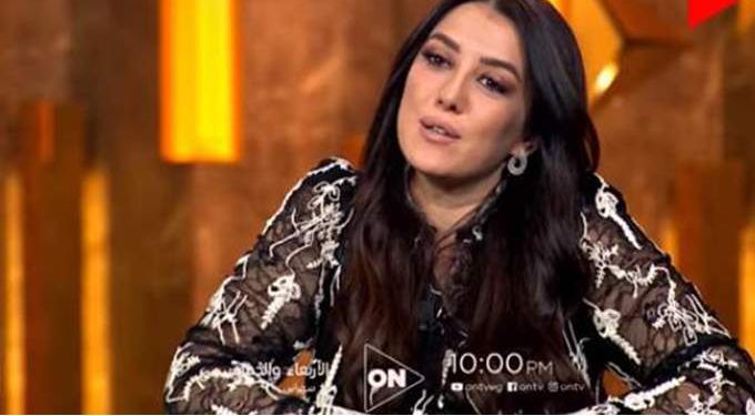الفنانة كندة علوش خلال لقائها مع برنامج سهرانين