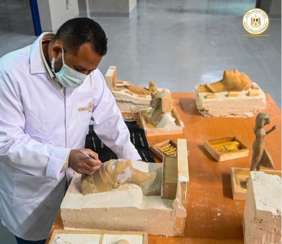 جانب من أعمال الاستنساخ