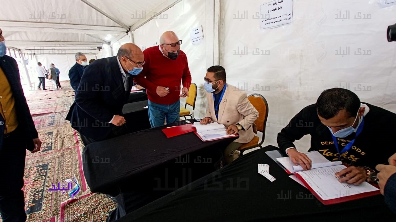 الكاتب الصحفي رفعت رشاد