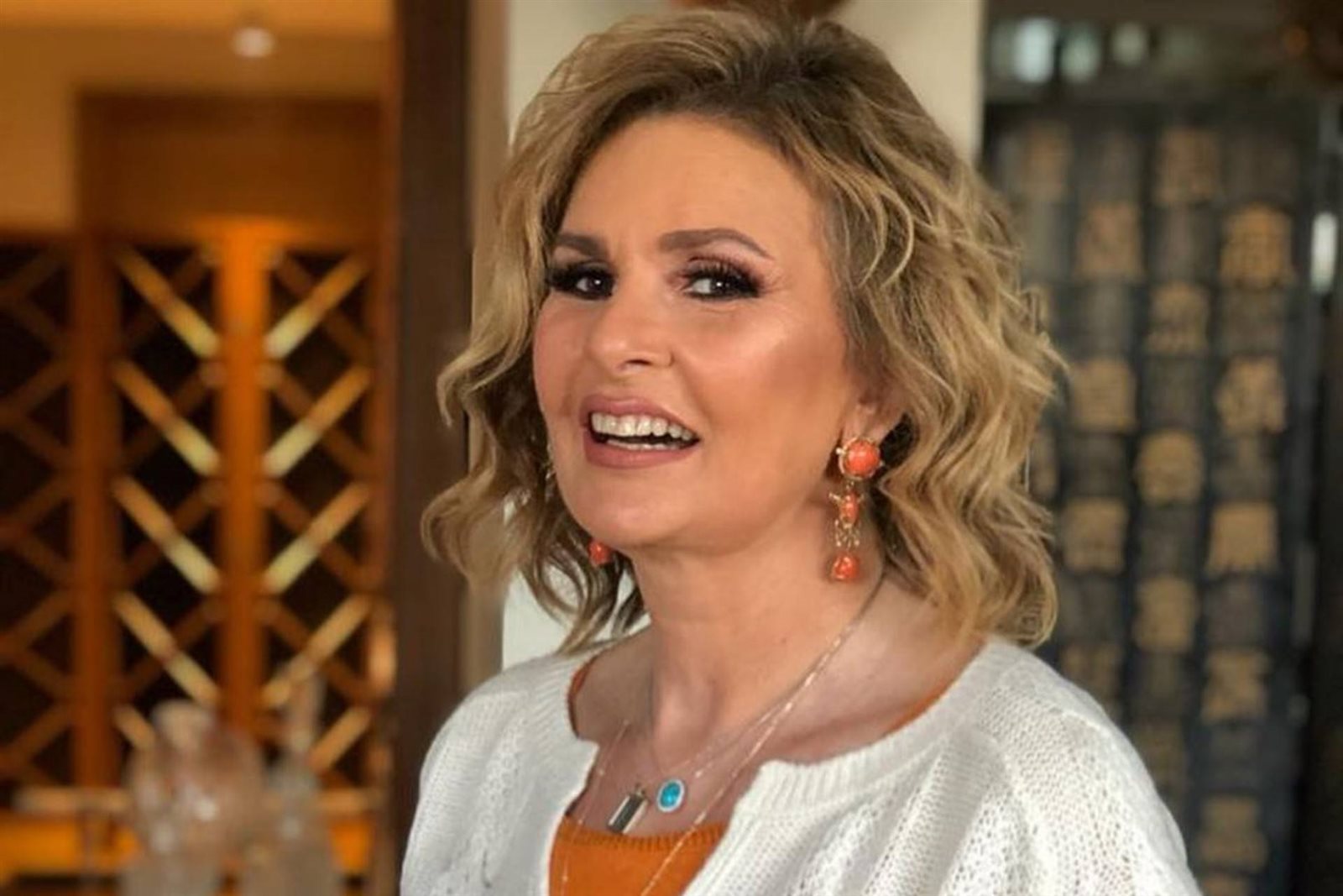 الفنان يسرا
