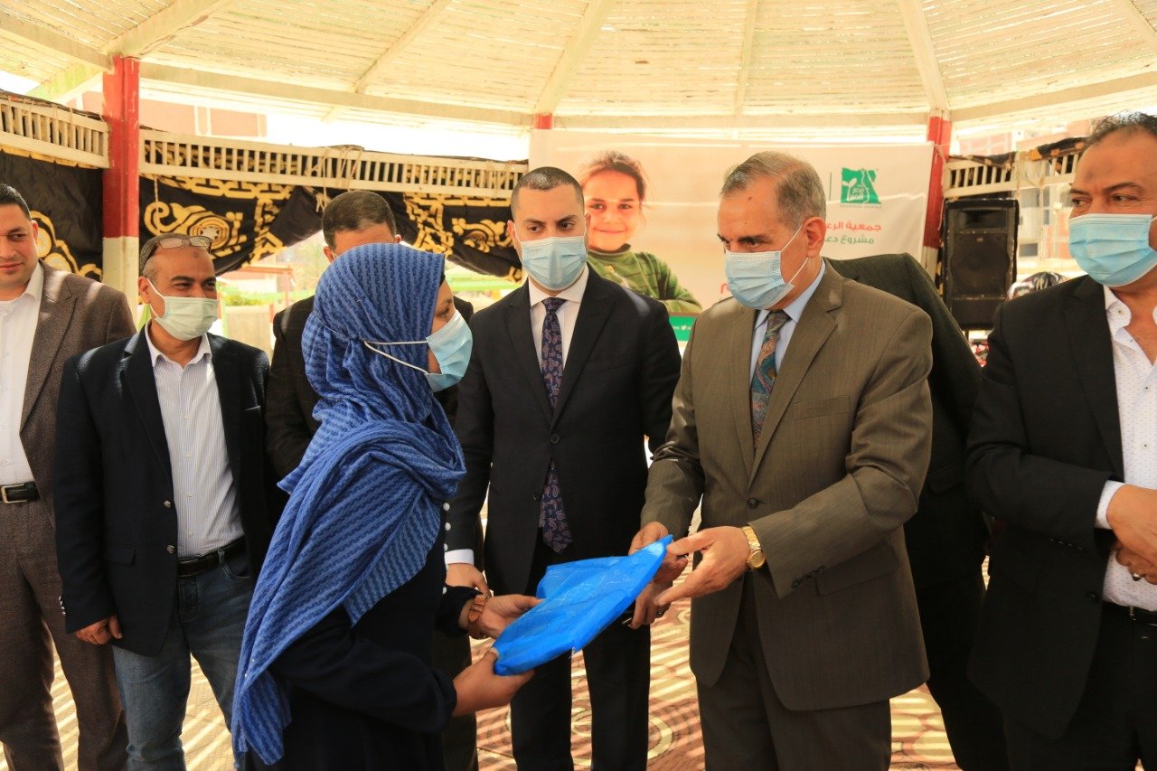 محافظ كفر الشيخ يكرم الأطفال الأيتام 