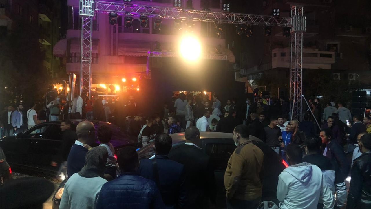 صورة للكوفي شوب الخاص بحسن شاكوش