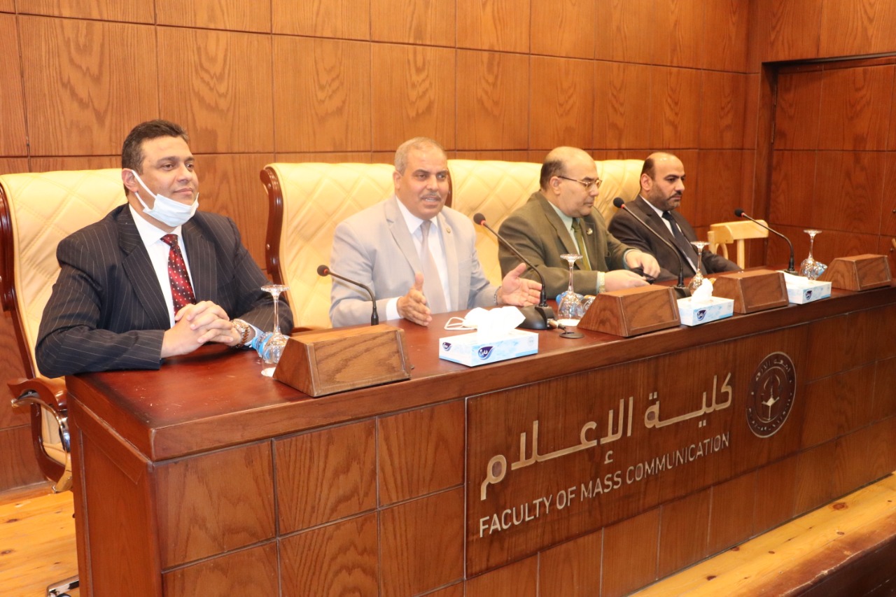 رئيس جامعة الأزهر يشهد تخريج الدفعة الأولى لدورة الأئمة