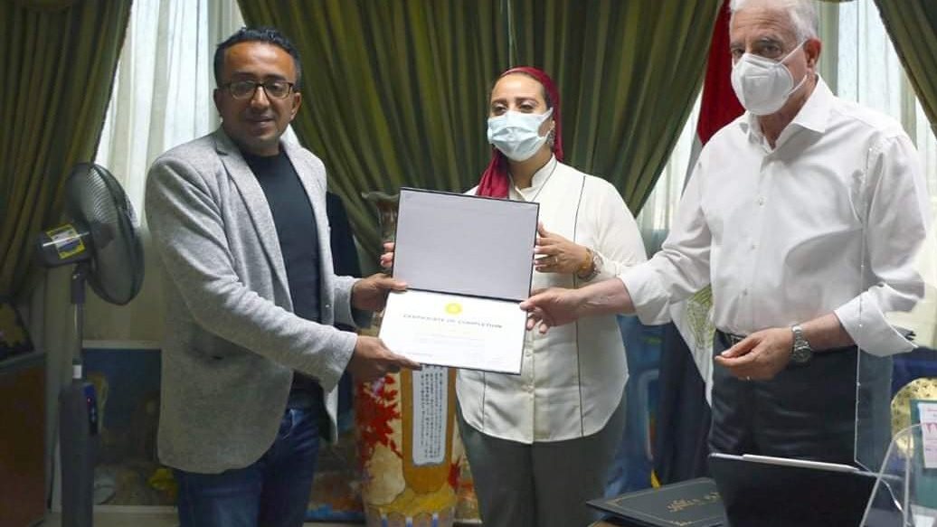 محافظ جنوب سيناء يكرم فريق البوابة الالكترونية