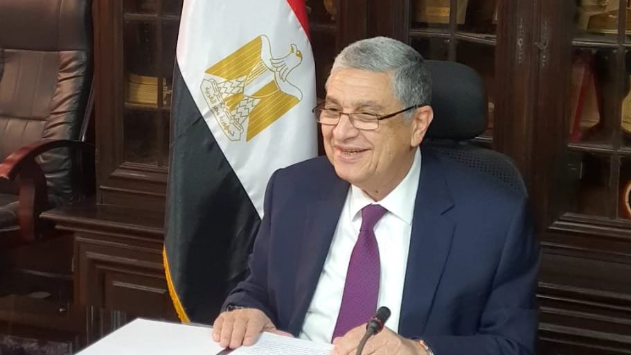وزير الكهرباء