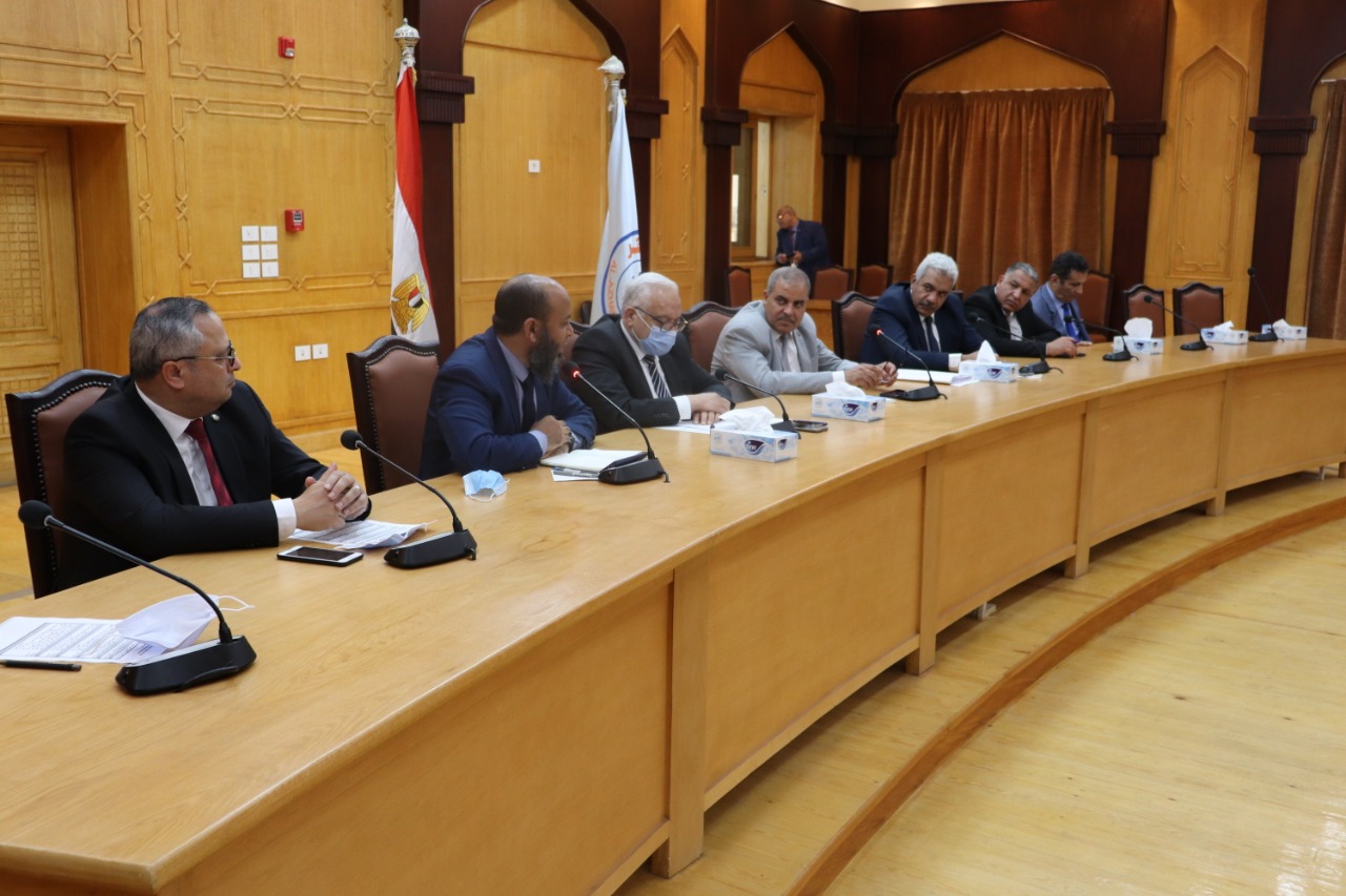رئيس جامعة الأزهر يشكل لجان لمراجعة المجلات العلمية في جميع 