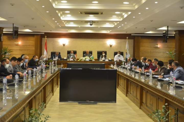 اجتماع محافظ الجيزة 