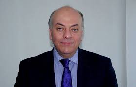  الدكتور محمد منيسي أستاذ أمراض الجهاز الهضمي