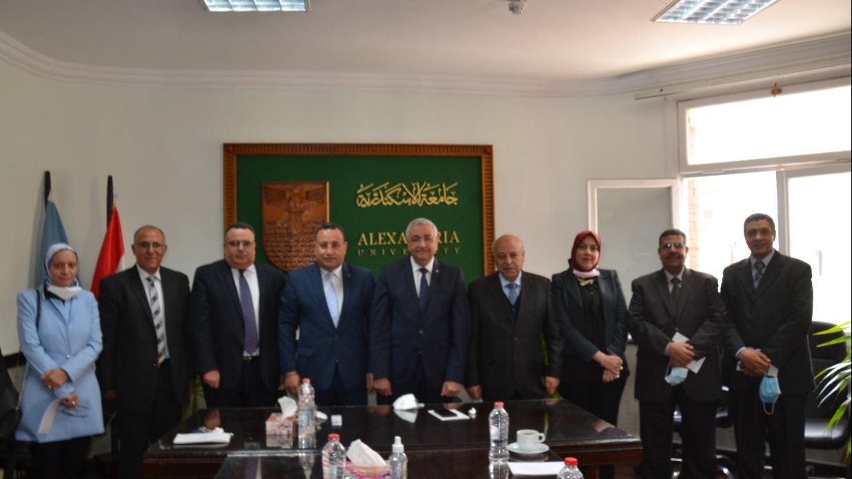 رئيس جامعة الاسكندرية 