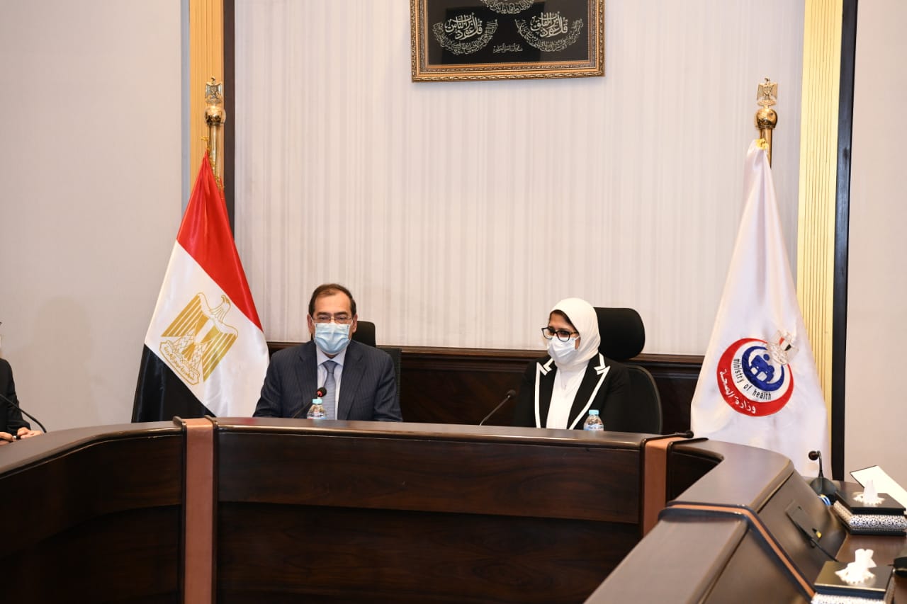 وزيرة الصحة ووزير البترول