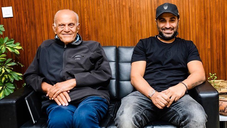 أحمد فهمي مع الدكتور مجدي يعقوب