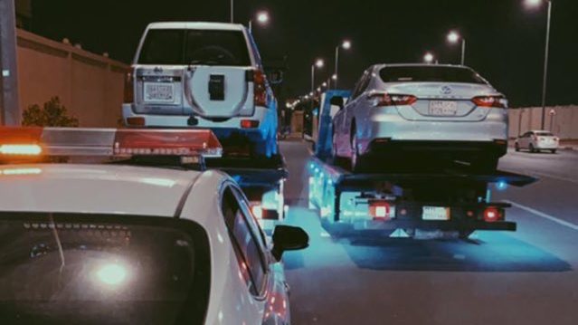  المرور السعودي يقبض علي سياراتين 
