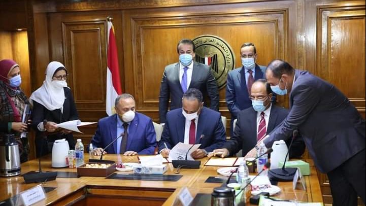 مراسم توقيع برتوكول بين معهد علوم البحار وجامعة العريش