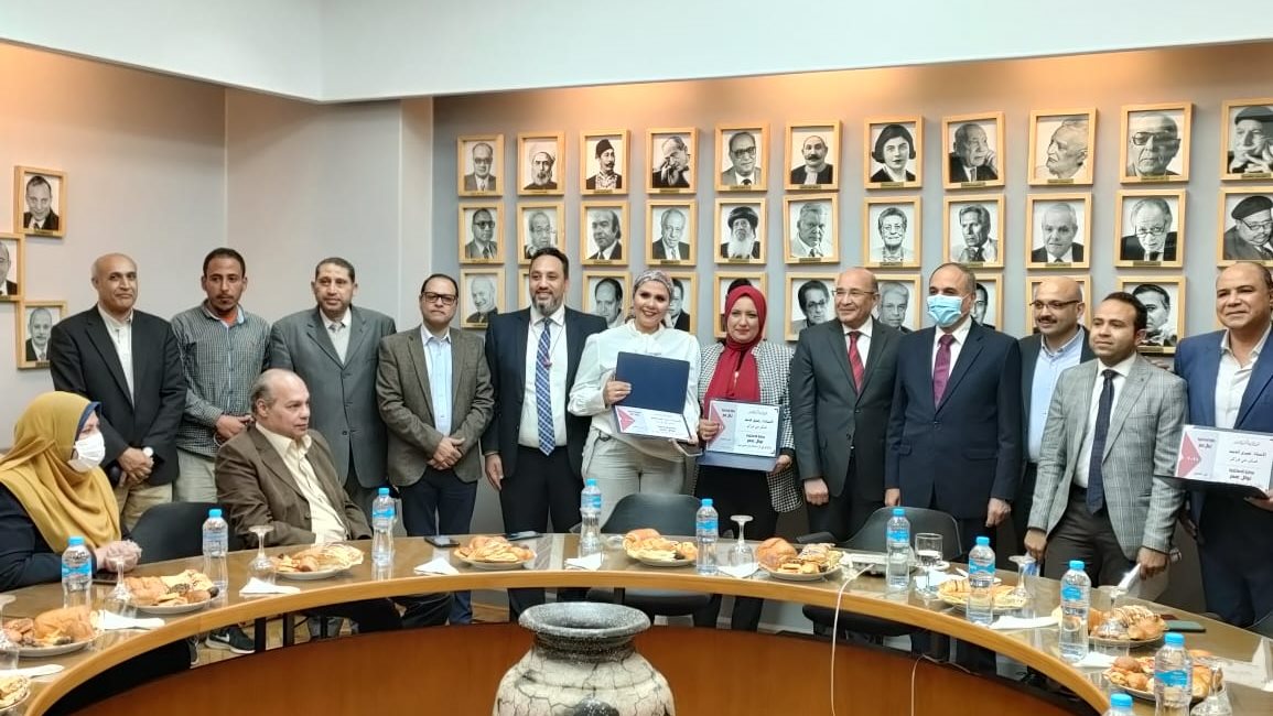 جانب من توزيع الجوائز