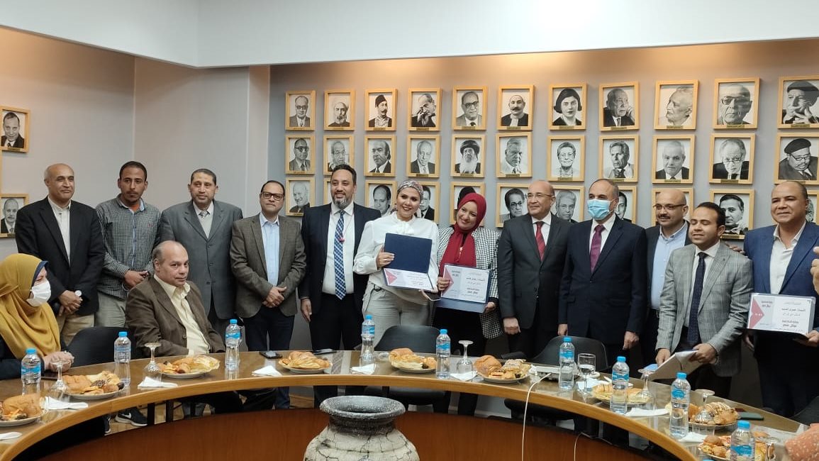 جانب من توزيع جوائز مسابقة الدكتورة منى عمر