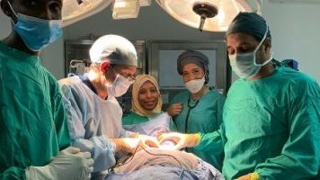 مستشفى أسوان الجامعى