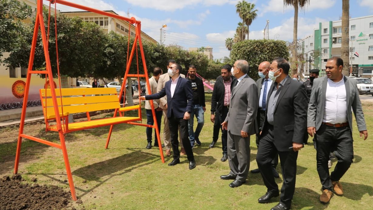 محافظ كفر الشيخ يتفقد الحدائق العامة
