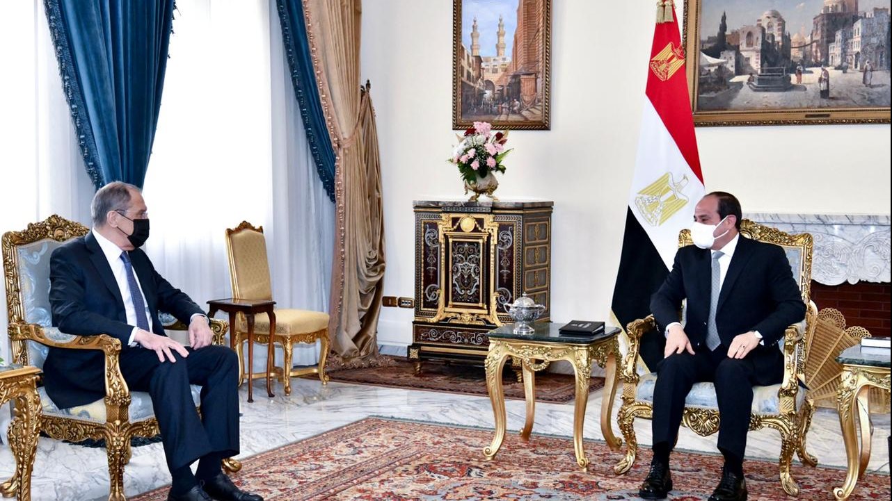 الرئيس السيسي مع وزير الخارجية الروسي