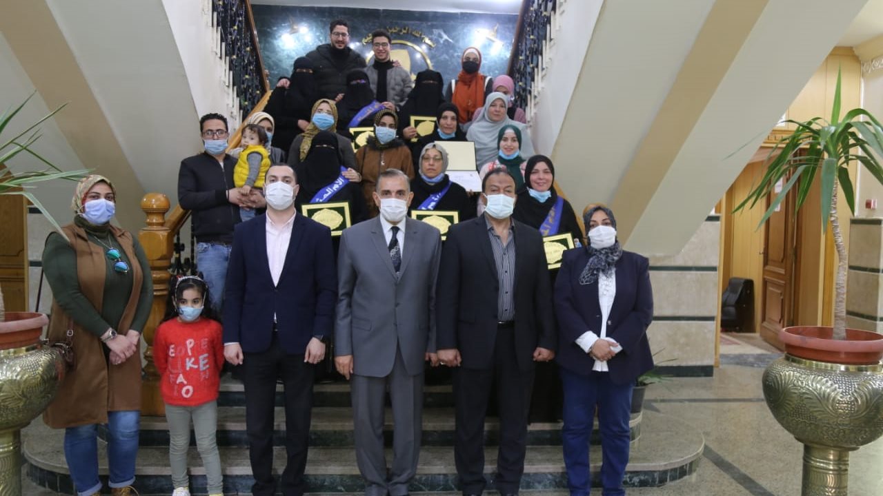 الأمهات المثاليات